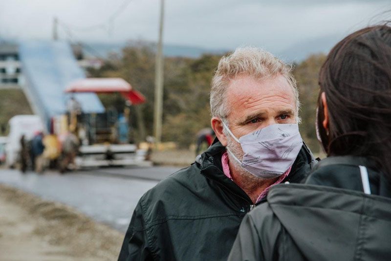 Comenzó la pavimentación de la calle Los Ñires