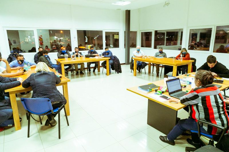 Gobierno acordó aumento salarial para Salud