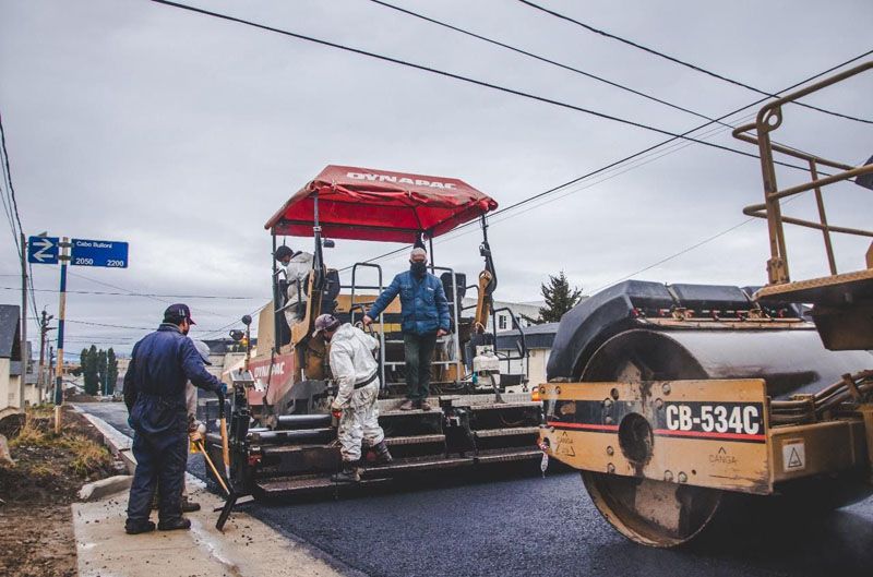 Comenzó la pavimentación del barrio Brown