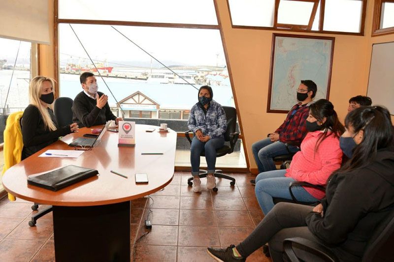 Turismo municipal trabaja en conjunto con transportistas de línea regular