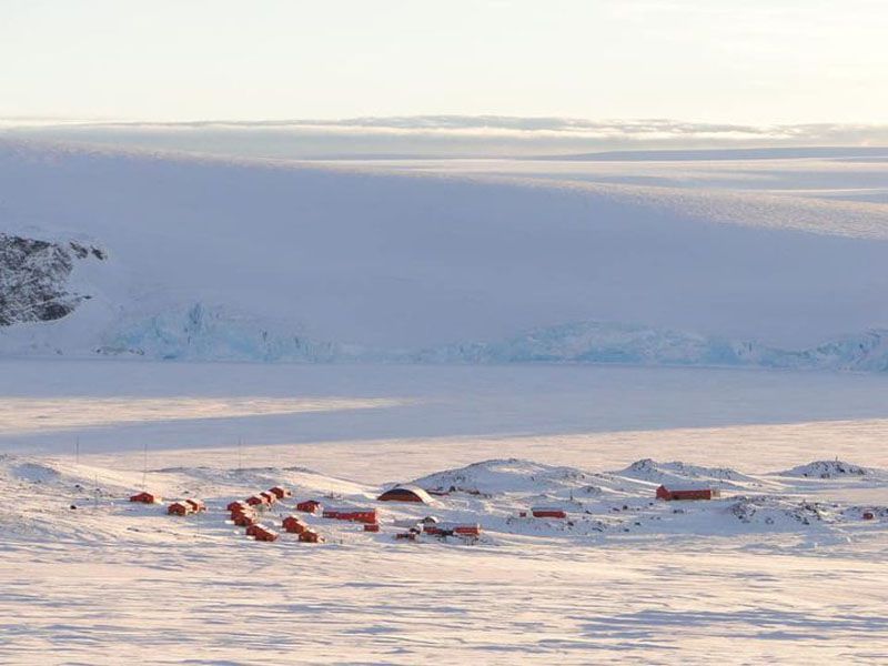 Gobierno convoca a docentes para la Escuela Nº 38 de Base Esperanza 