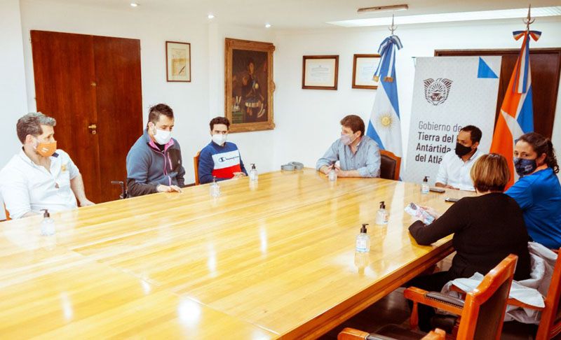 Melella entregó reconocimiento a los paradeportistas Nicolás Lima y Alexis Padovani