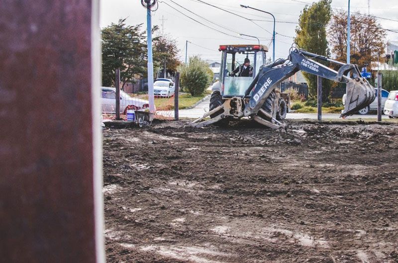 Refaccionan la plaza del barrio San Salvador