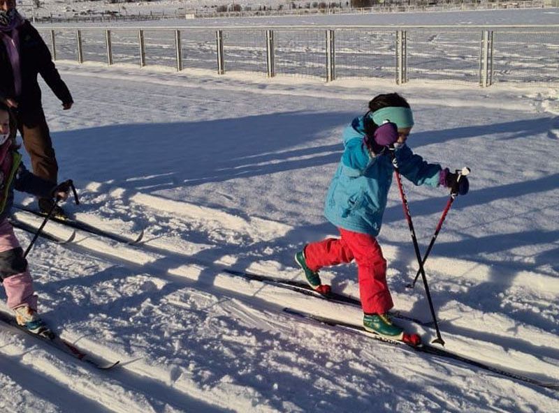 Desafío de esquí de fondo a pleno