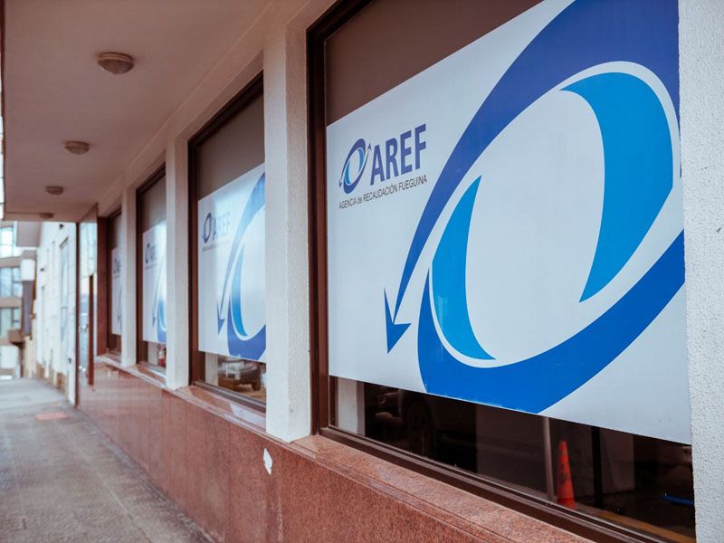 Ni ventas ni adjudicaciones de tierras que no tengan servicios