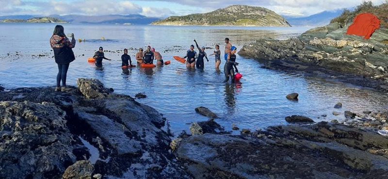 Nadadores de aguas frías recibirán el invierno en el Canal Beagle