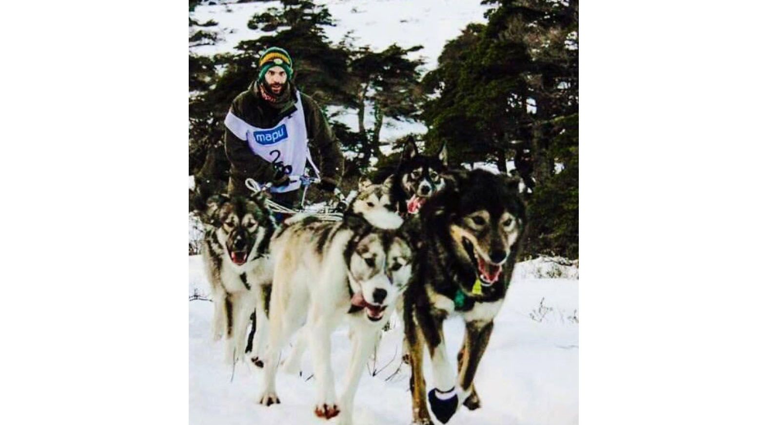 Se entrena junto a sus perros para la carrera más dura del mundo