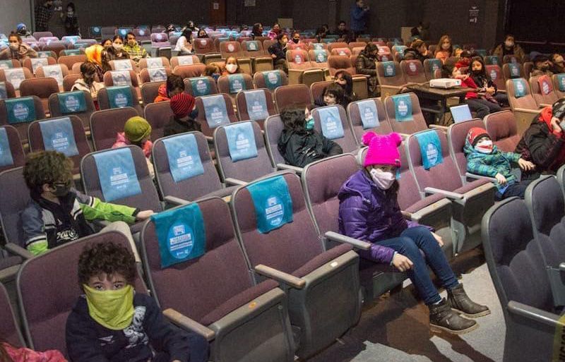  Hubo una función de cine social en la Casa de la Cultura