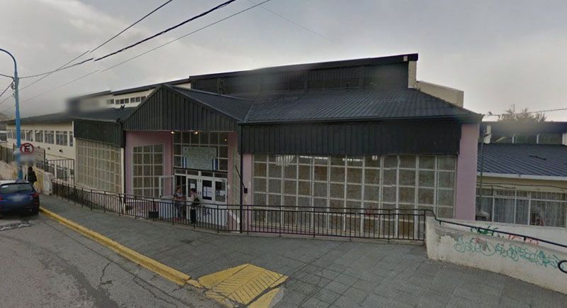  Hisopados voluntarios en el gimnasio de la Escuela 15 