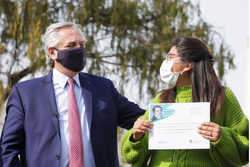 Becas Manuel Belgrano: ”Están programando el futuro de la Argentina”, dijo Fernández