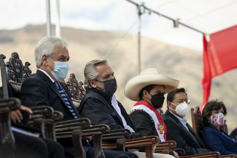 FERNÁNDEZ CERRÓ LA VISITA A PERÚ EN EL ACTO DE JURAMENTACIÓN DE CASTILLO, JUNTO A PIÑERA Y ARCE