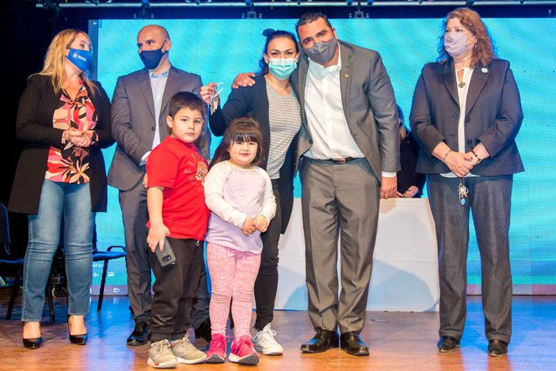 Vuoto entregó viviendas y créditos Casa Propia a familias de Ushuaia