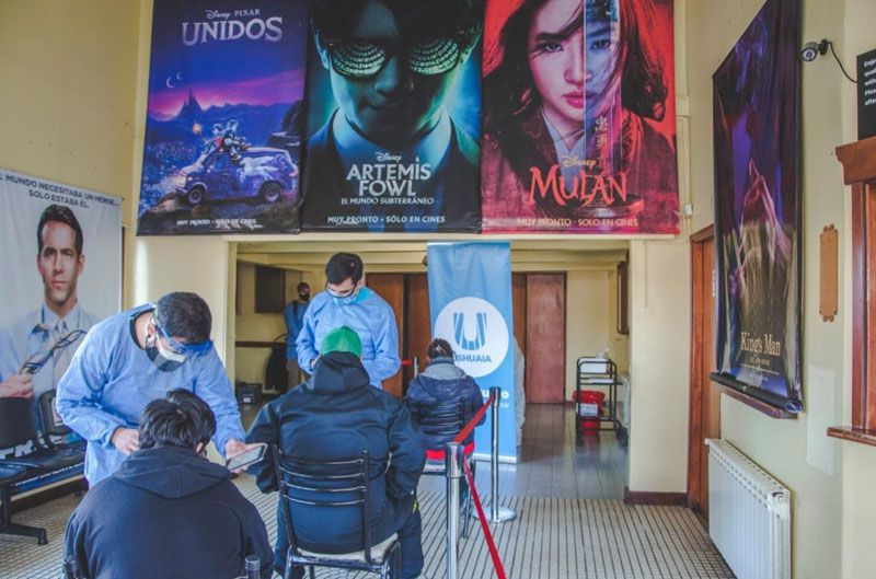Ya se realizan testeos en el cine Packewaia para detectar casos de COVID-19