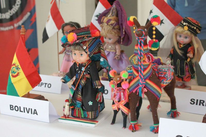 El Centro ‘Nueva Argentina’ presenta una muestra en homenaje a las colectividades