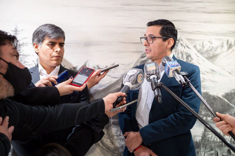 Estafa con tarjetas clonadas: la mujer declaró y el hombre se negó