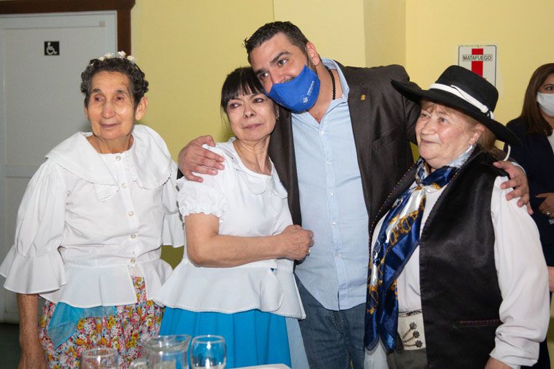 Vuoto agasajó a jubilados y jubiladas en su día