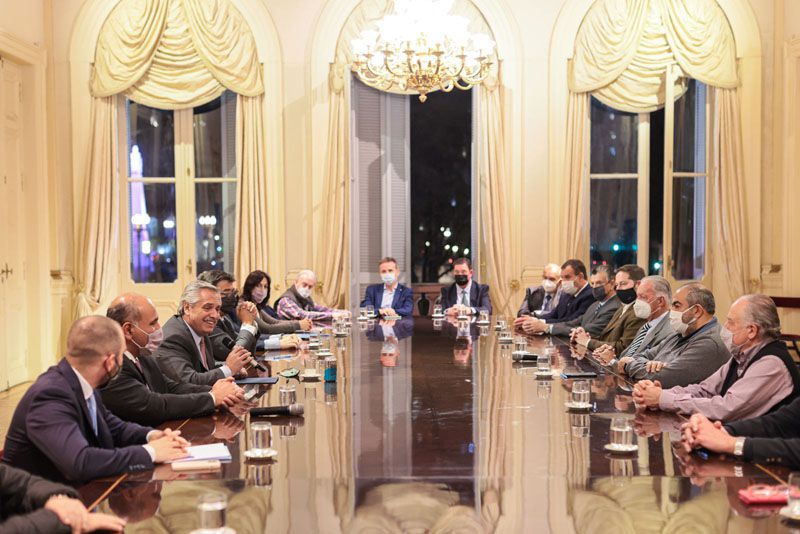 Nación acordó una mejora de los ingresos: se incrementa 52,7% el Salario Mínimo, Vital y Móvil