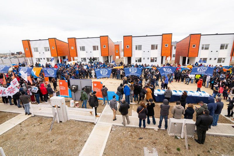 Melella: “Estamos felices de concretar el derecho de acceso a la vivienda”