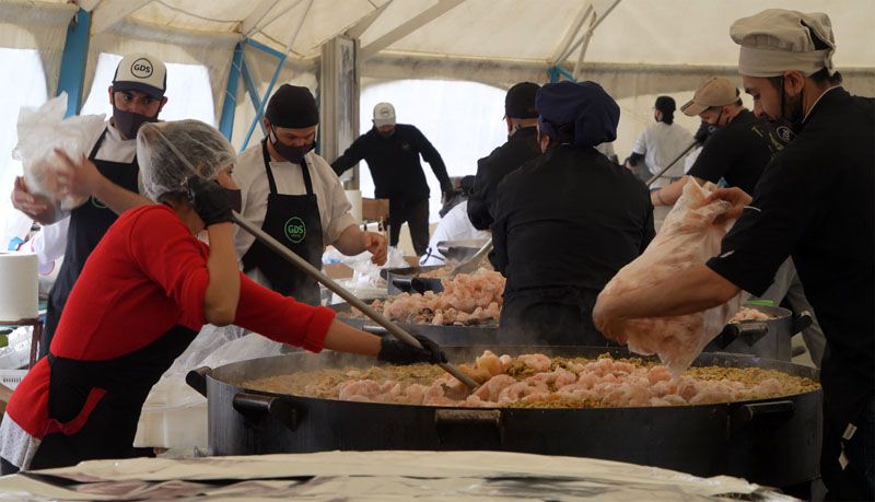 GDS Catering cocinó la tradicional paella para 12.000 personas 