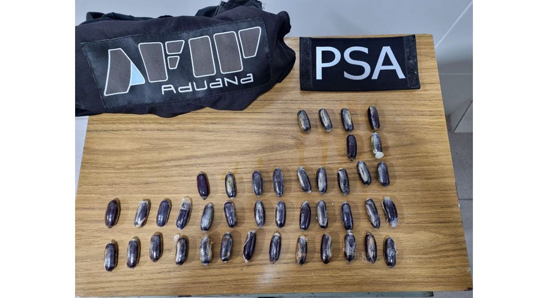 Mujer transportaba cocaína en su estómago