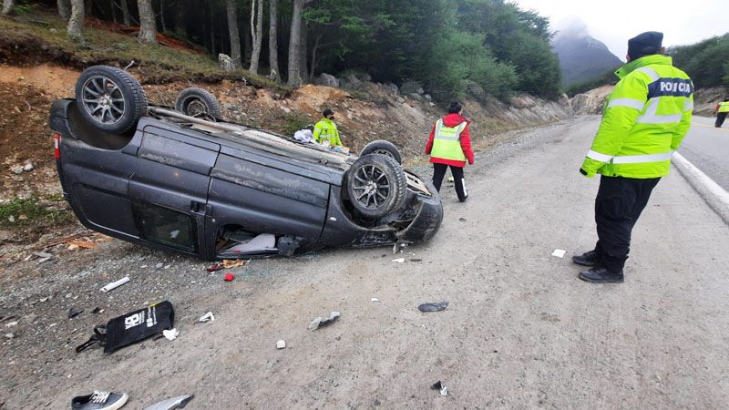 Un desperfecto mecánico derivó en un vuelco