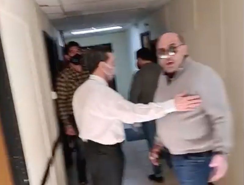 Un abogado tuvo un fuerte cruce con integrantes de Mamás en Lucha