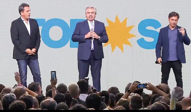 Alberto agradeció a Melella y a los intendentes por la victoria