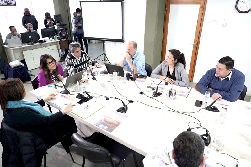 Políticas Sociales y la Secretaría de la Mujer pasaron por la comisión de Hacienda 