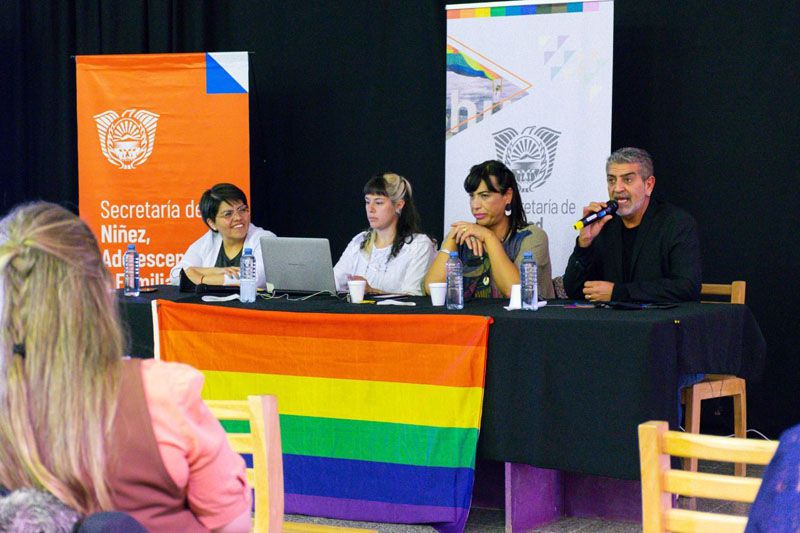 Equipos técnicos y directivos escolares se capacitan en los alcances de la Ley Micaela