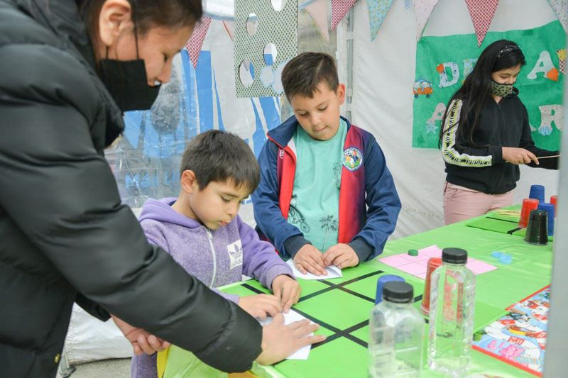 Hubo una intervención callejera por los derechos de niños, niñas y adolescentes 