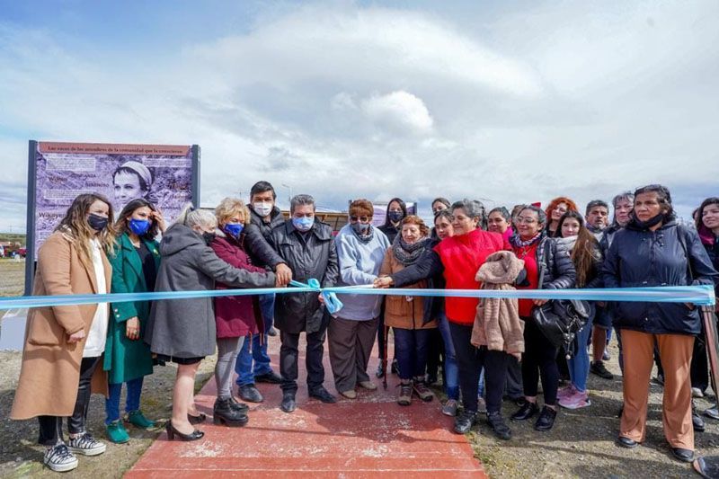 En Ushuaia se inauguró una muestra al aire libre sobre Anne Chapman 