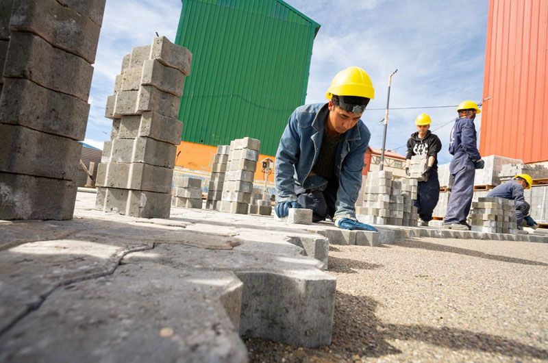 Avances con intervenciones urbanas en patios internos de Chacra II