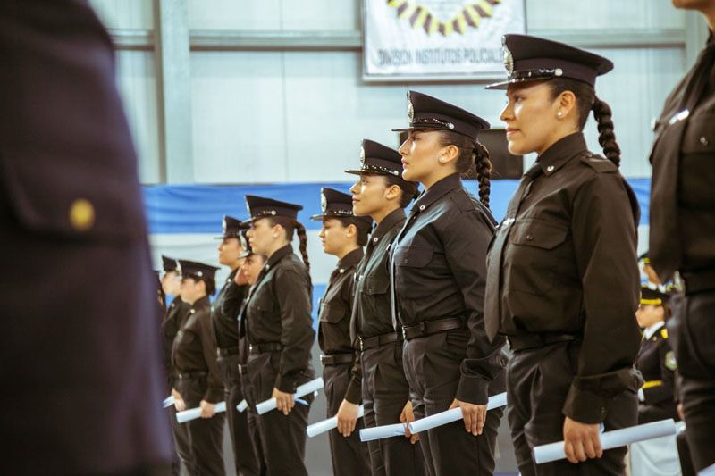 Melella puso en funciones a más de 100 mujeres policías