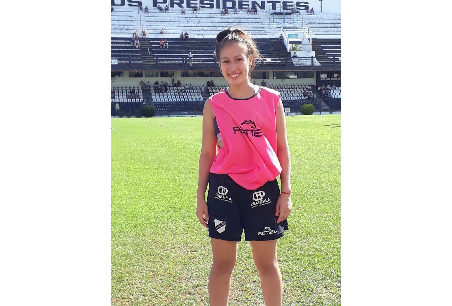 Reconocimiento a la jugadora Macarena Espinoza