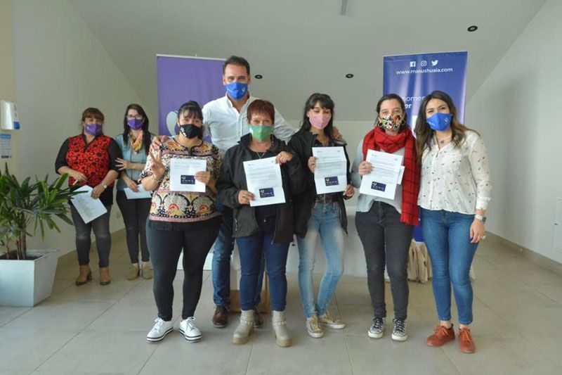 El Municipio de Ushuaia entrega la tarjeta +U a emprendedoras