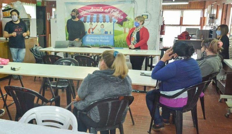 Capacitaron a emprendedores de Ushuaia que integran al Banco de Herramientas