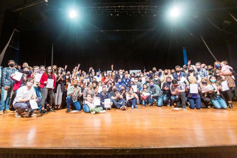 Vuoto encabezó el acto de pase a planta permanente de 100 agentes municipales