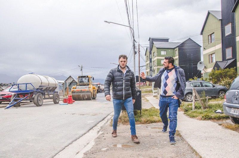 Vuoto recorrió la obra de pavimentación en el barrio Río Pipo