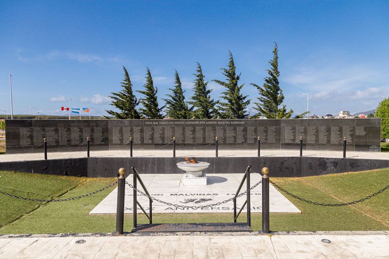 El Gobernador estableció el 2022 como “año de homenaje a nuestros héroes y heroínas de la Guerra de Malvinas”