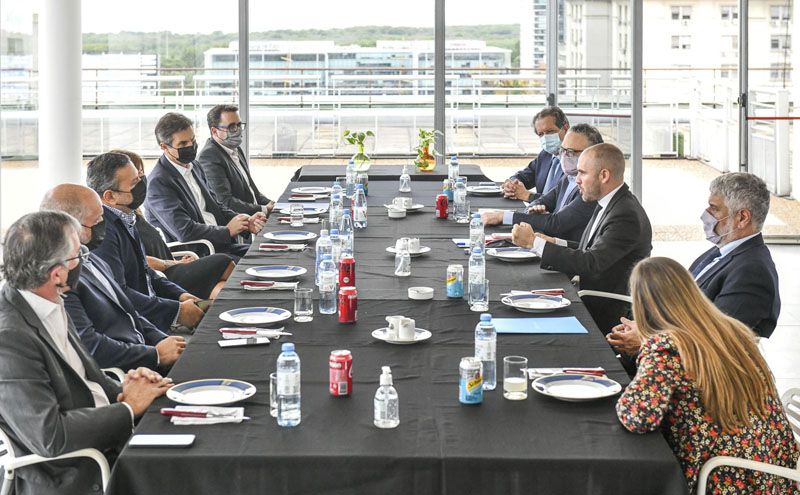 REUNIÓN DEL EQUIPO ECONÓMICO CON EMPRESARIOS DE LA ALIMENTACIÓN EN BUSCA DE UN ACUERDO DE PRECIOS
