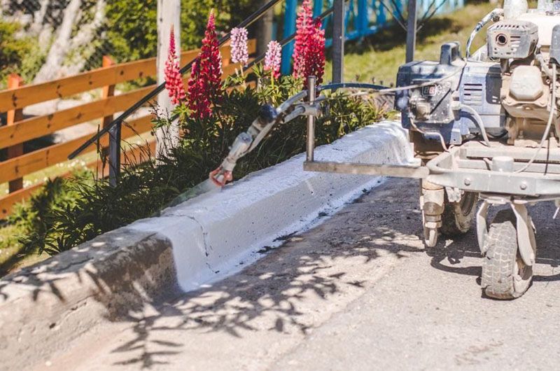 La Municipalidad realizó la pintura de la calle Tucumán 