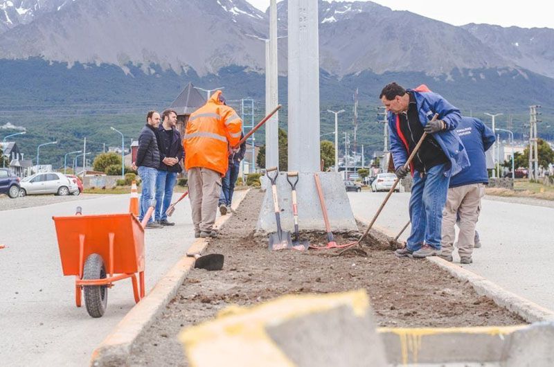 Avanzan los trabajos de embellecimiento de Ushuaia Avanzan los trabajos de embellecimiento de Ushuaia