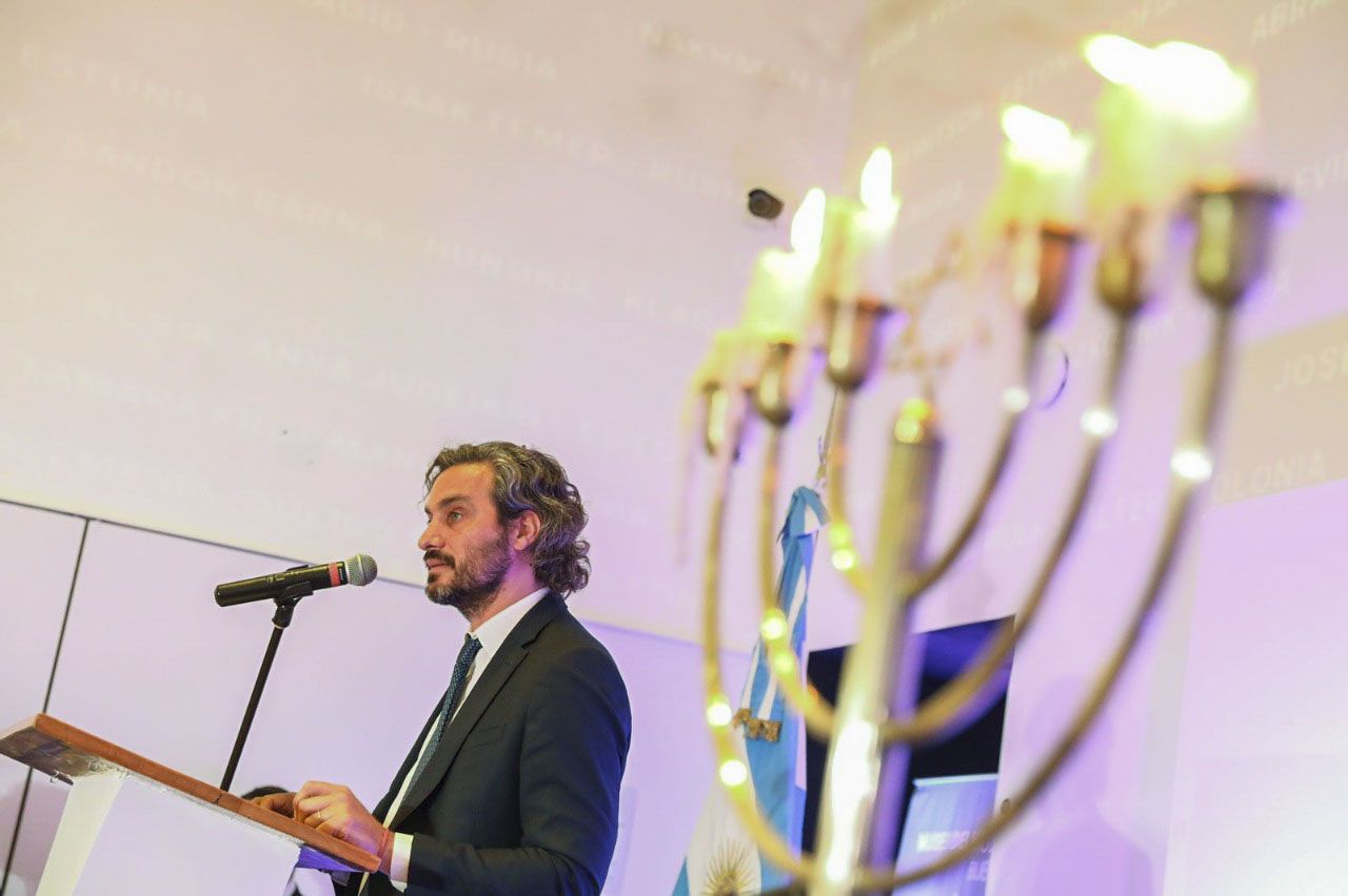 Cafiero encabezó acto en memoria del Holocausto y llamó a