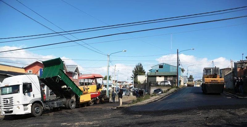 Continúan los trabajos de repavimentación en La Cantera y San Vicente