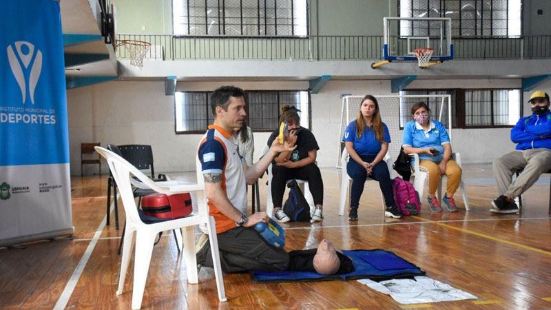 Trabajadores del Instituto Municipal de Deportes se capacitaron en RCP