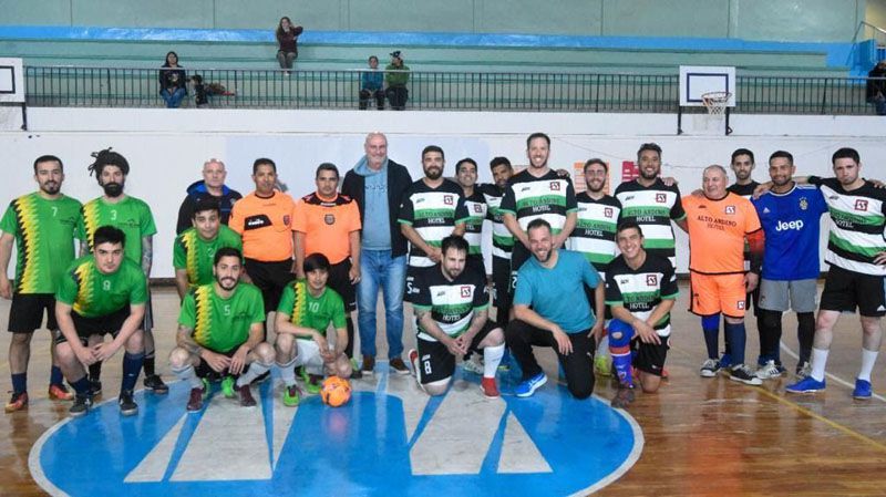 Navarro acompañó el inicio del Torneo de Turismo de Futsal
