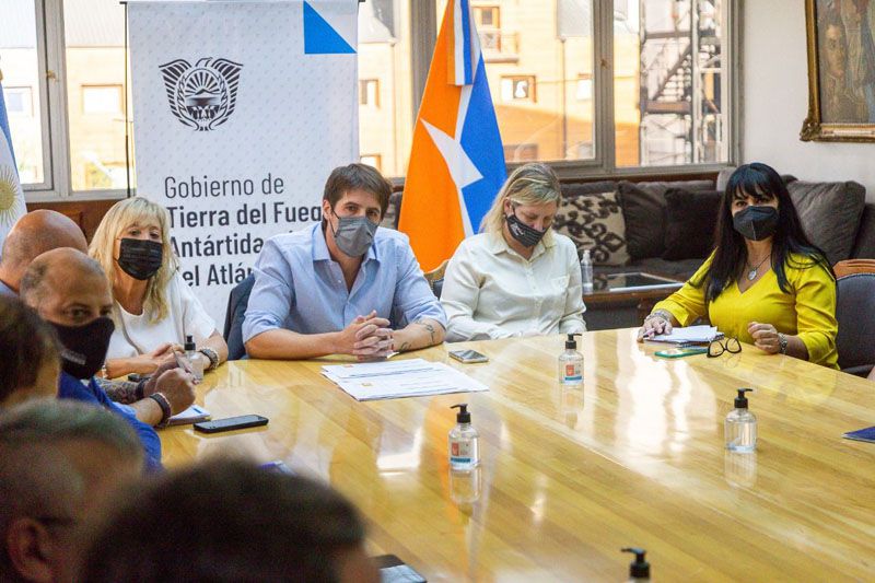 Melella y los gremios analizaron la situación financiera de la OSEF