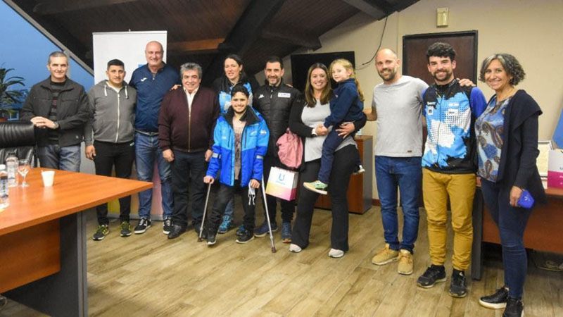  Funcionarios municipales recibieron al atleta Nicolás Lima