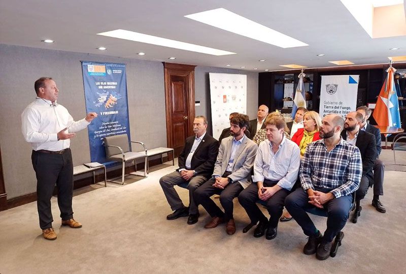 Provincia y Mirgor presentaron proyecto para construir un puerto en Río Grande