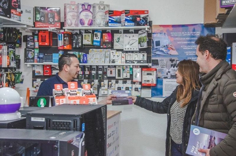 Funcionarios municipales informaron a comerciantes sobre acciones de promoción turística